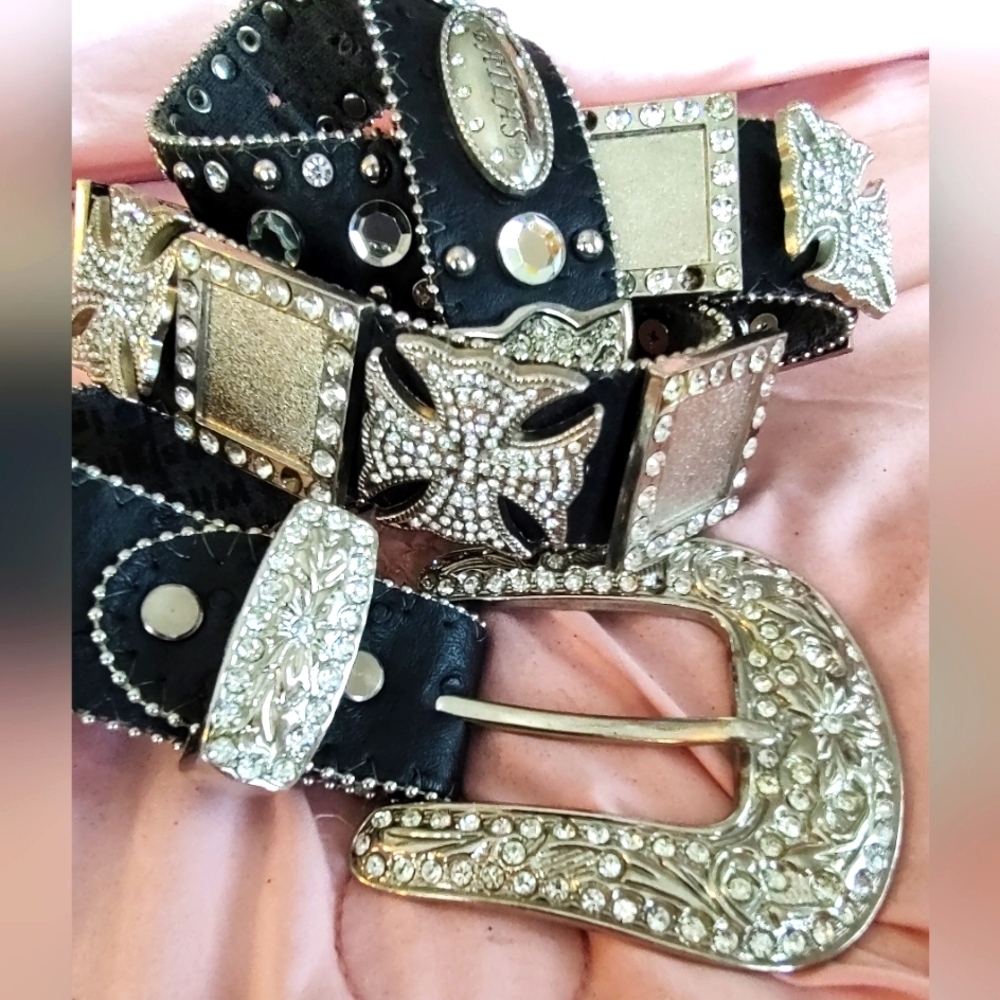 BLACK LEATHER SILVER and CRYSTAL EMBELLISHED BELT 36" - Picture 5 of 17